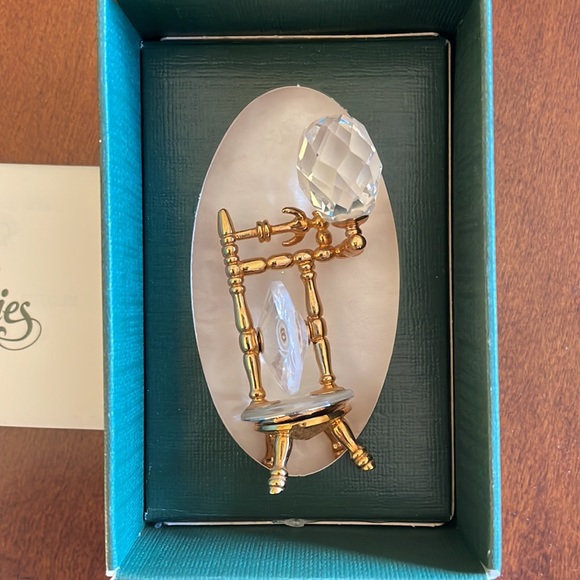 Swarovski Crystal Memories Spinning Wheel - Picture 5 of 10